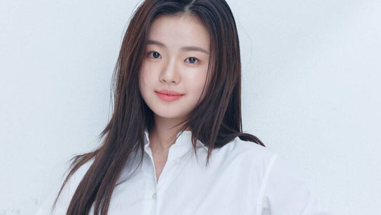 Biodata Kim Si A 김시아 Lengkap Wikipedia, Agama, Umur, dan Media Sosial