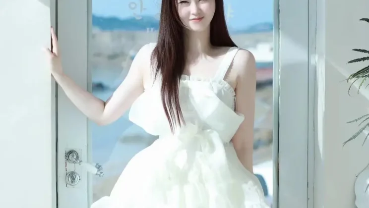 Fakta Unik & Biodata Zhou Peiyue, Lengkap dengan Akun Resminya